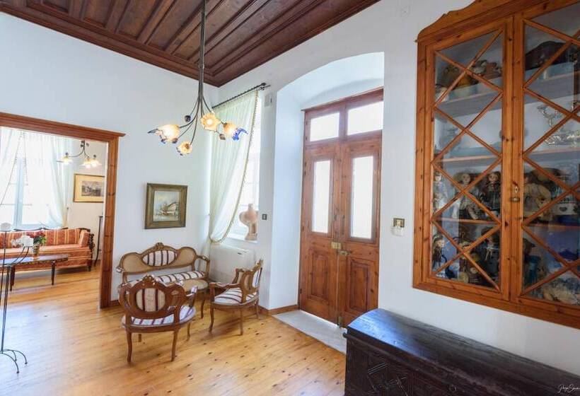 Orloff Legacy Suites Hydra