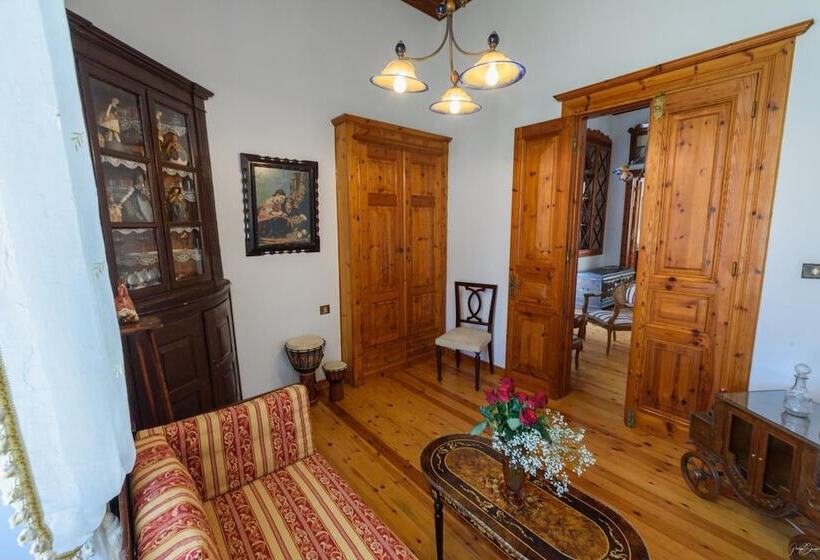 Orloff Legacy Suites Hydra