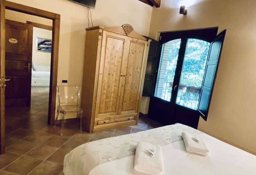 بنسيون Campagna Waterfalls View Suites