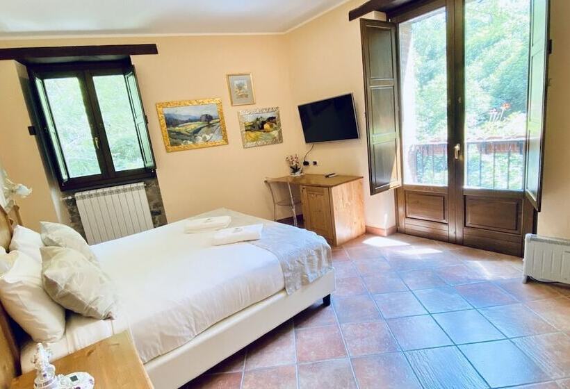 بنسيون Campagna Waterfalls View Suites