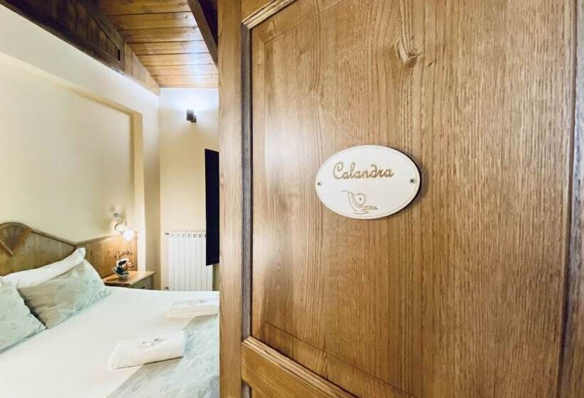 بنسيون Campagna Waterfalls View Suites