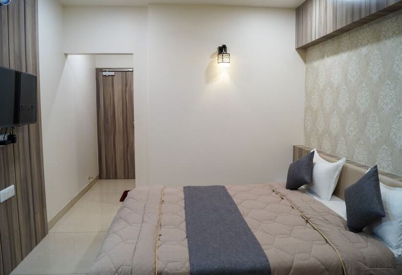 פנסיון Midtown