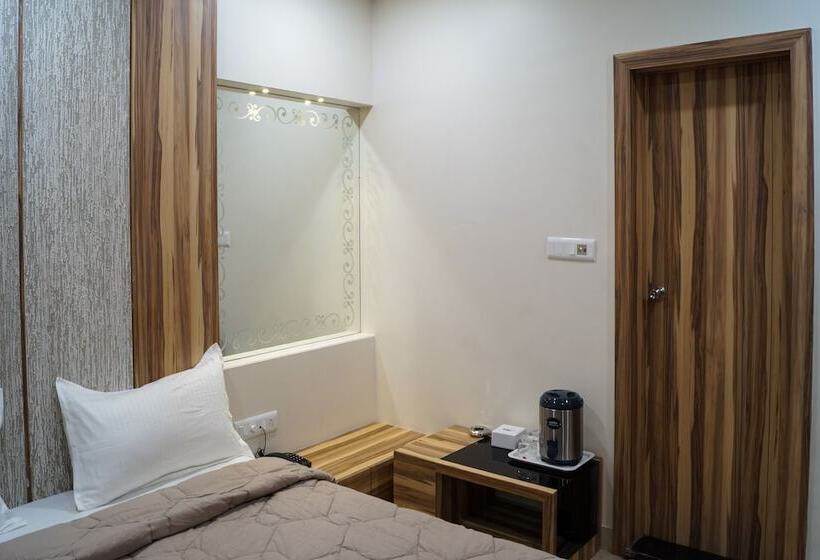 פנסיון Midtown