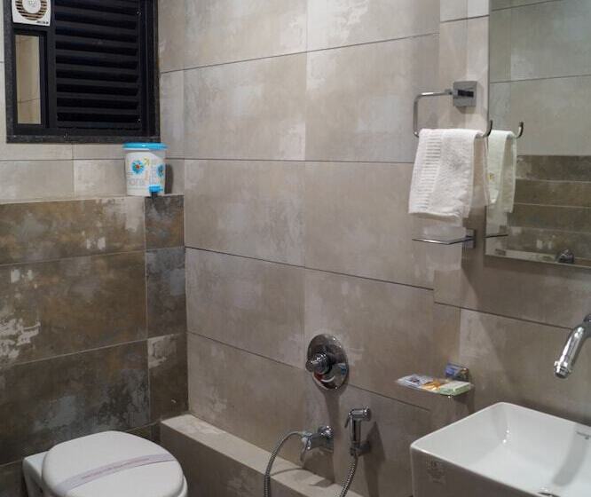 פנסיון Midtown