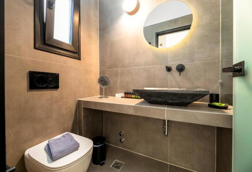 膳宿费 Omilos Beachfront House