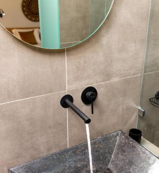 膳宿费 Omilos Beachfront House