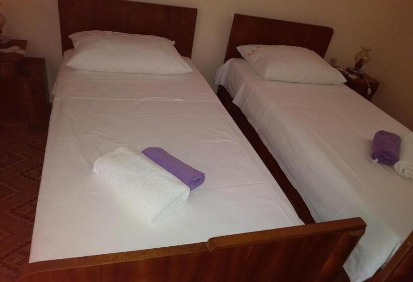 펜션 Rooms Brezak Lastovo