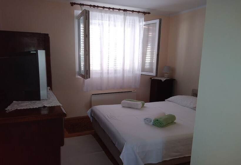 펜션 Rooms Brezak Lastovo