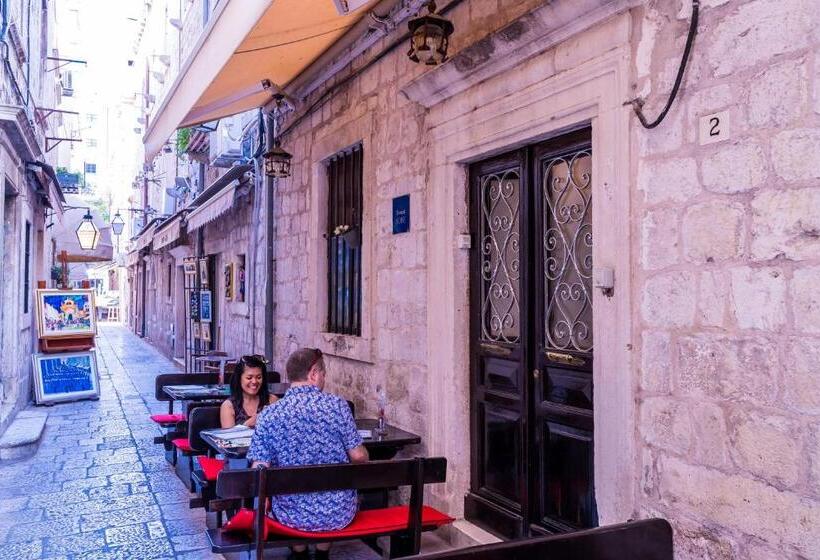 بنسيون Rooms Katja & Lara