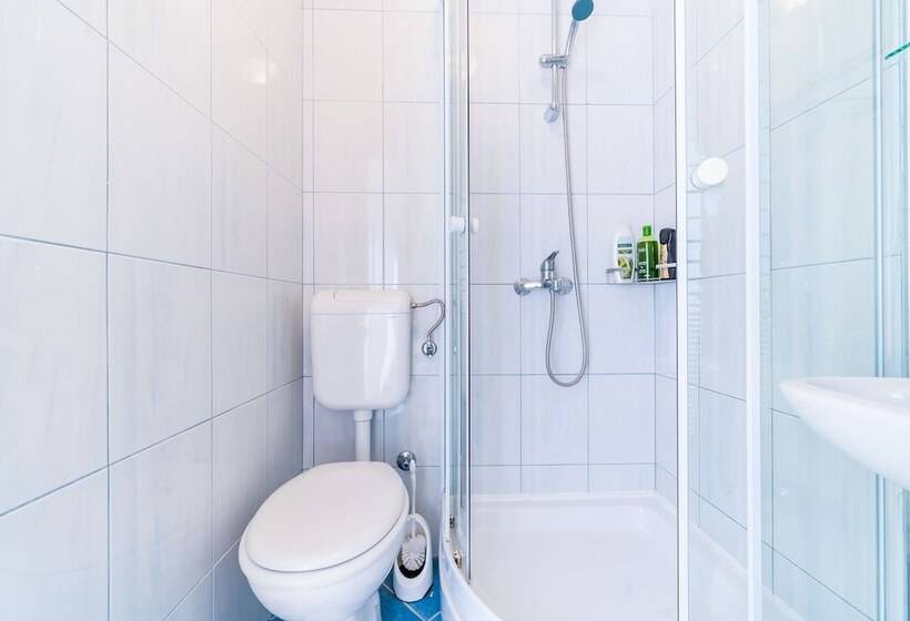 بنسيون Rooms Katja & Lara