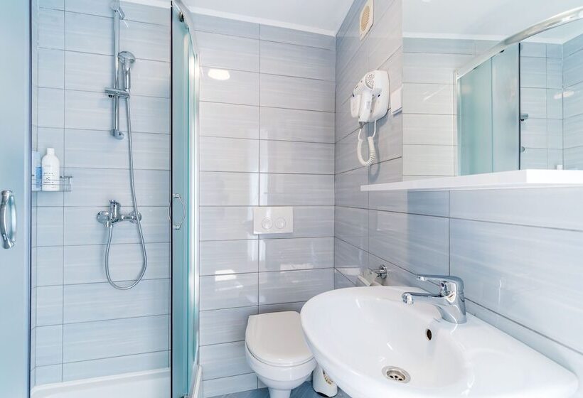 بنسيون Rooms Katja & Lara