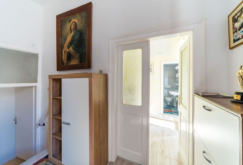 بنسيون Rooms Katja & Lara