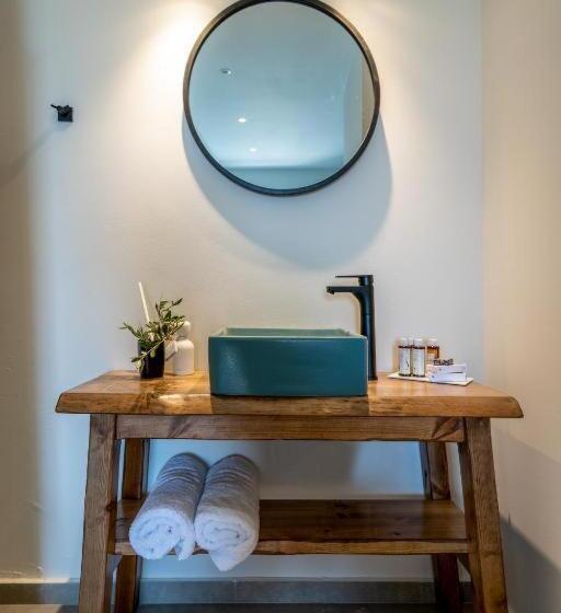 Pignolia Suites   Adults Only