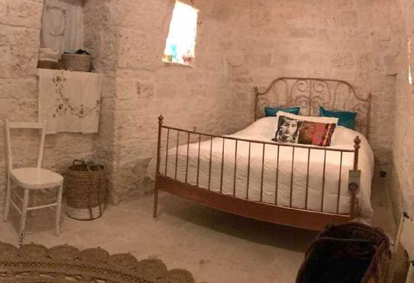 Pretty Trullo Cottage In Martinafranca With Garden And Barbecue