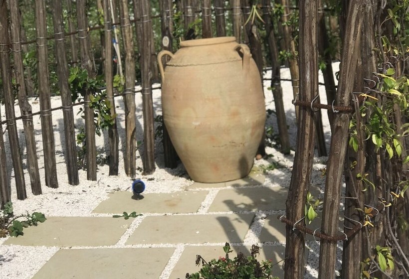 Pretty Trullo Cottage In Martinafranca With Garden And Barbecue