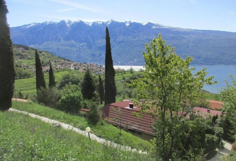 Резиденция Inviting 2 Bed House In Tignale