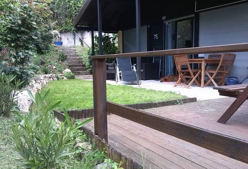 Резиденция Inviting 2 Bed House In Tignale