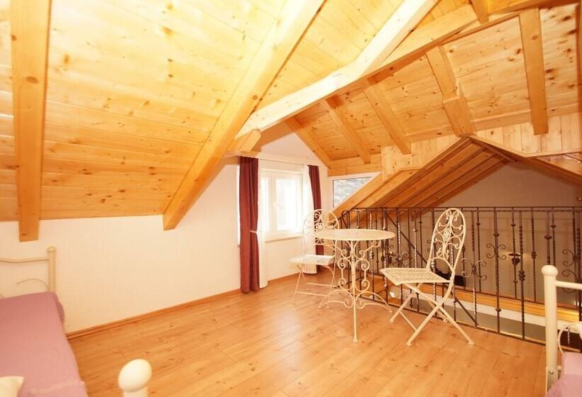 Stone House Mia   Prihonja