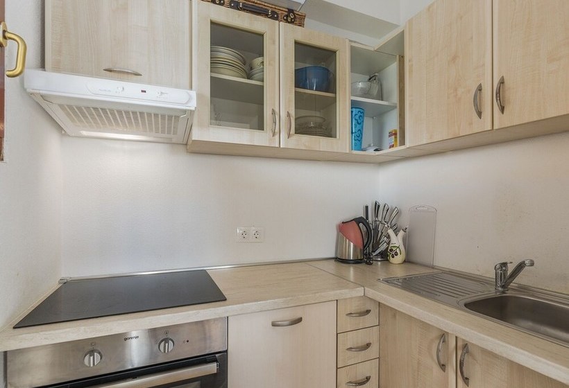 Villa For 8 Persons With Large Garden And Heated Pool In A Quiet Locality