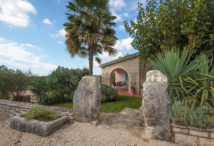 Villa With Perfect Sun Deck Overlooking The Pool In The Heart Of Istria