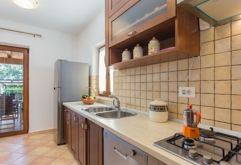 Villa With Private Pool In Istria, Quiet Location, Large Garden, Terrace, Bbq