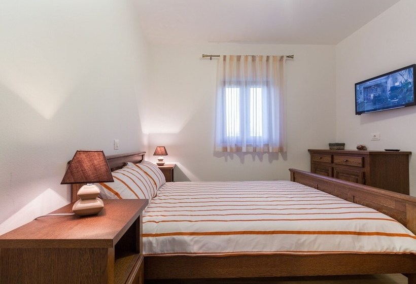 Villa With Private Pool In Istria, Quiet Location, Large Garden, Terrace, Bbq