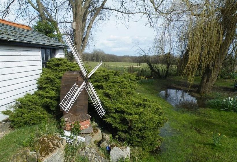 민박 Bed&Breakfast The White Cottage