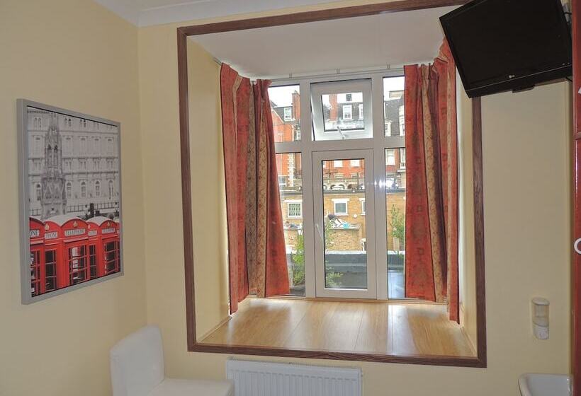 Dolphin Inn   The Lodge