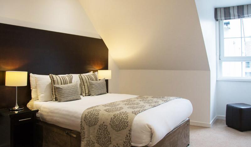 Fountain Court Apartments Grove Executive