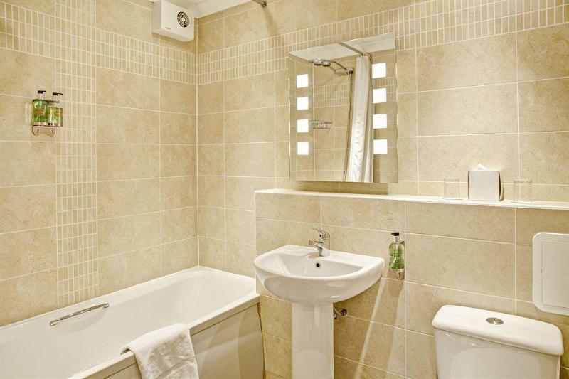 Fountain Court Apartments Grove Executive