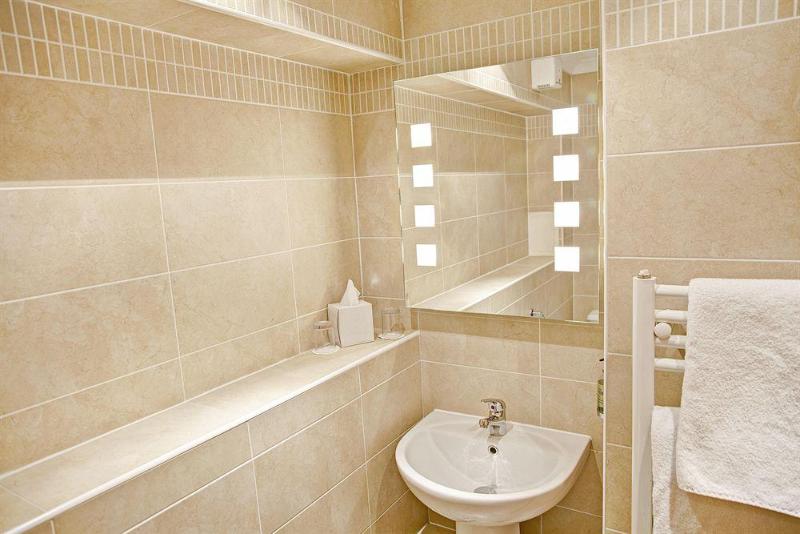 Fountain Court Apartments Grove Executive