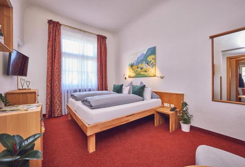 هتل Aschenbrenner