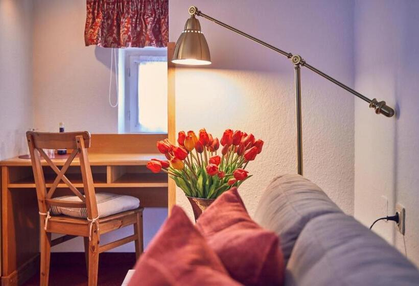 هتل Aschenbrenner