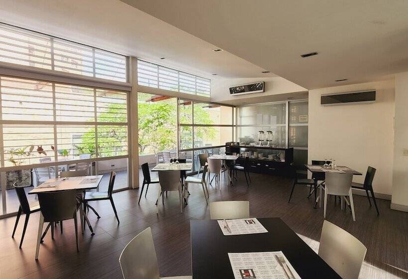 هتل Austral Suites