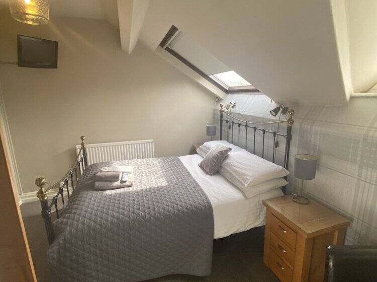 בית מלון כפרי Autumn Leaves Guest House