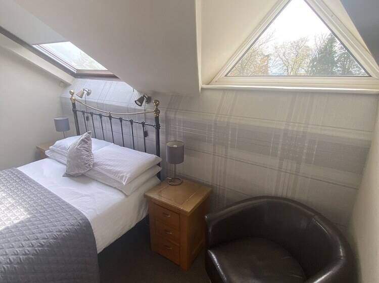 בית מלון כפרי Autumn Leaves Guest House