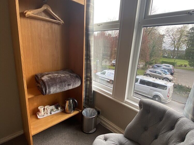 בית מלון כפרי Autumn Leaves Guest House