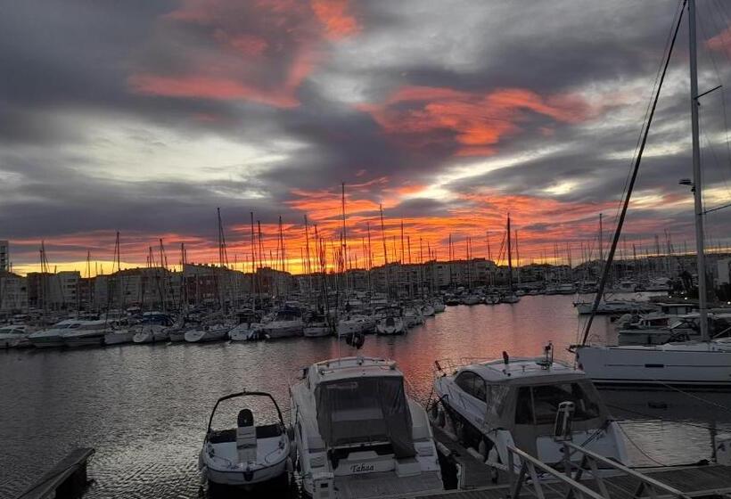 ホテル Cap Saint Martin Marina