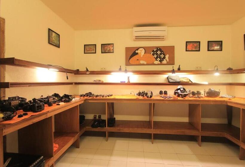 호텔 Cocotinos Manado