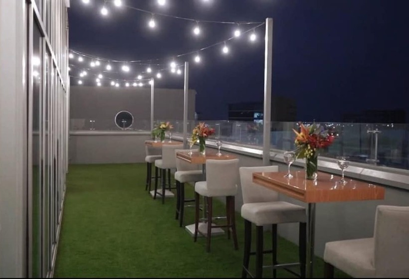 ホテル Courtyard By Marriott Guayaquil