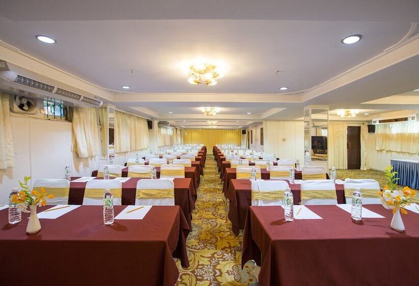 호텔 Eurasia Chaam Lagoon