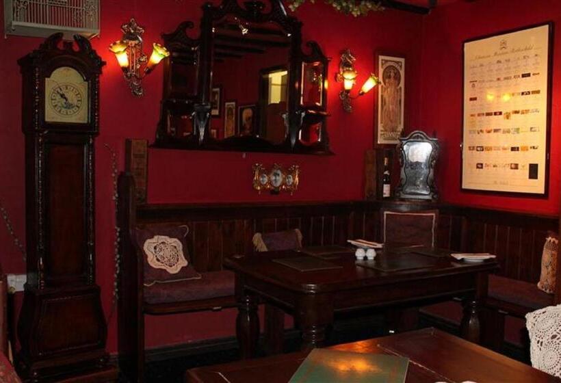 فندق The George & Dragon