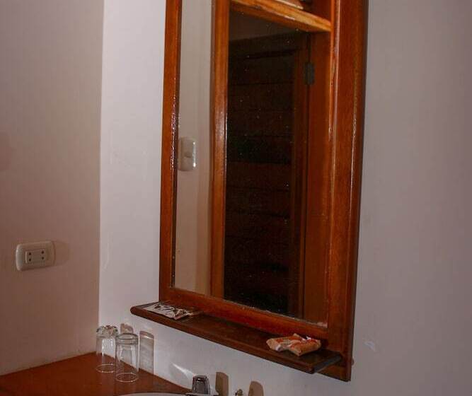 هتل Heliconia Amazon River Lodge