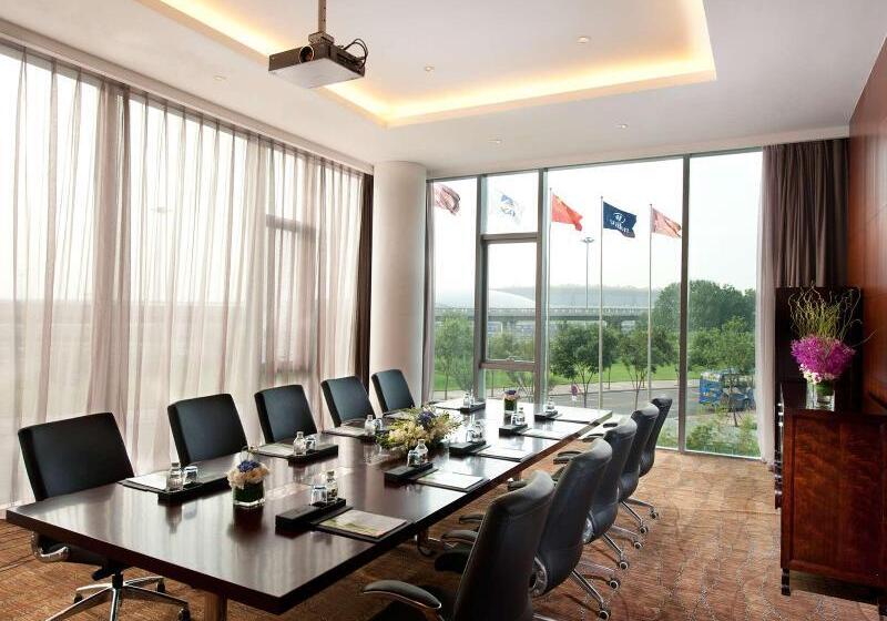 هتل Hilton Beijing Capital Airport