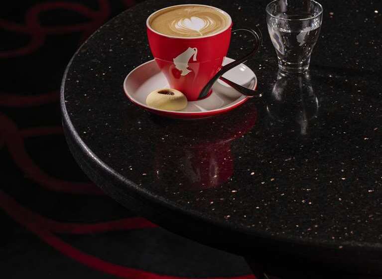 هتل Hilton Beijing Capital Airport