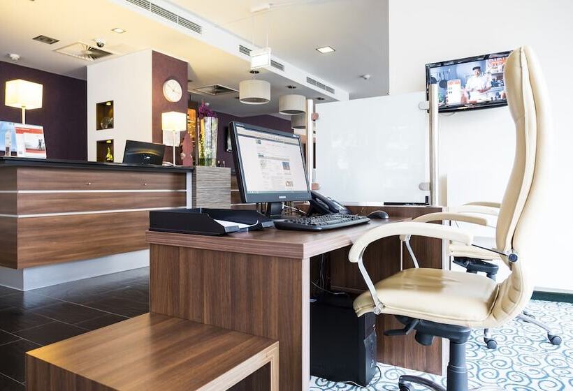 호텔 Holiday Inn Express Gütersloh, An Ihg