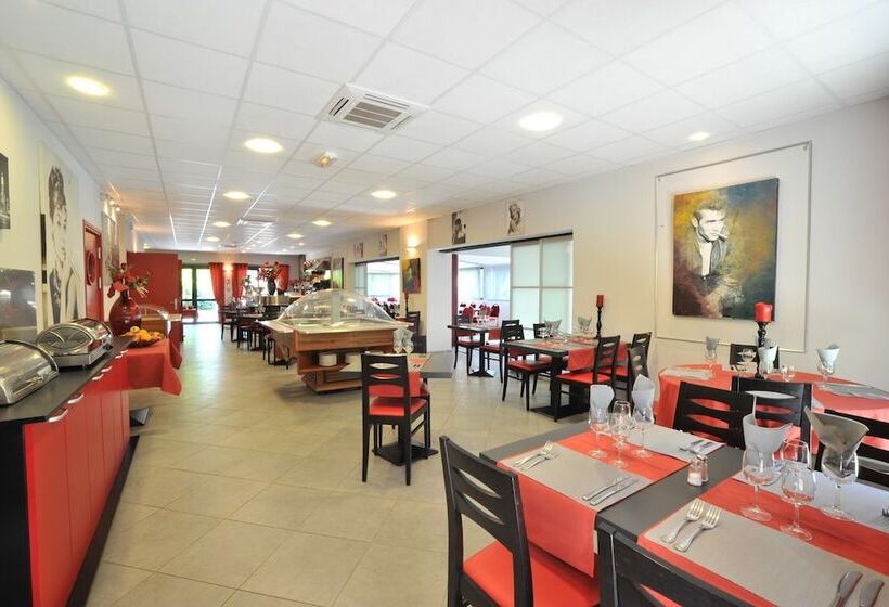 Отель Hôtel Le Relais De Trans