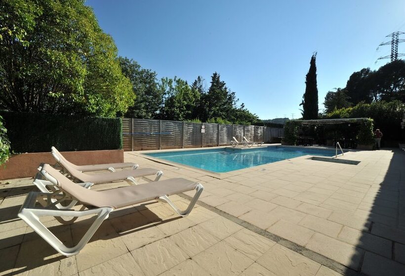 Отель Hôtel Le Relais De Trans