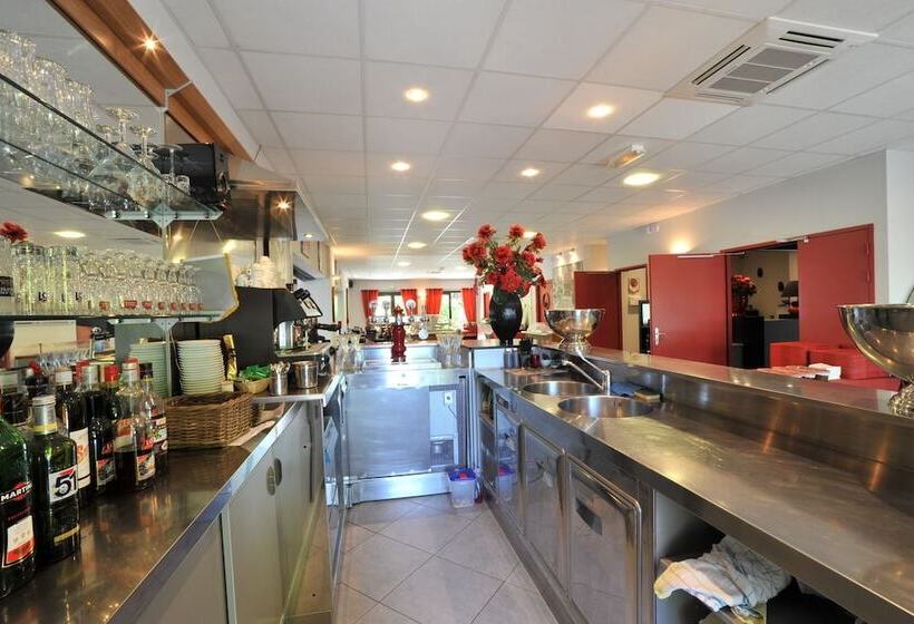 Отель Hôtel Le Relais De Trans