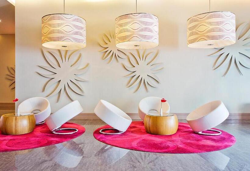 هتل Ibis Mall Avenue Dubai